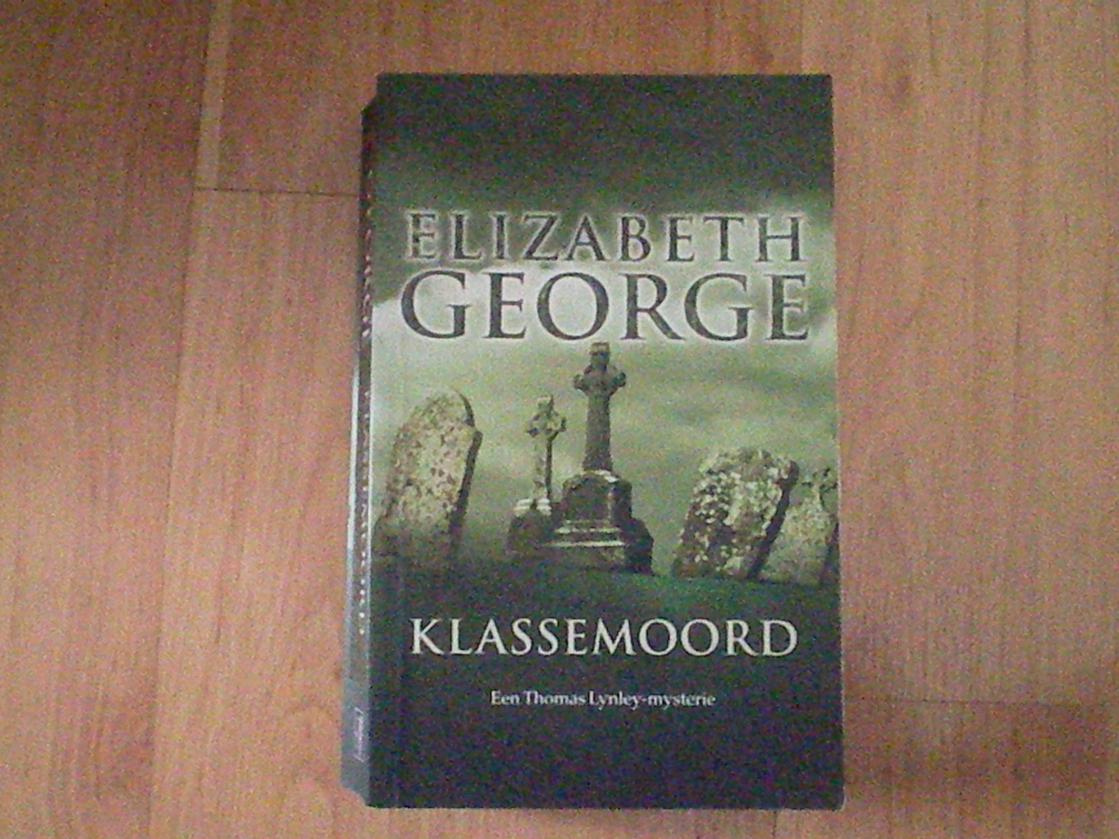 George, Elizabeth - Klassemoord