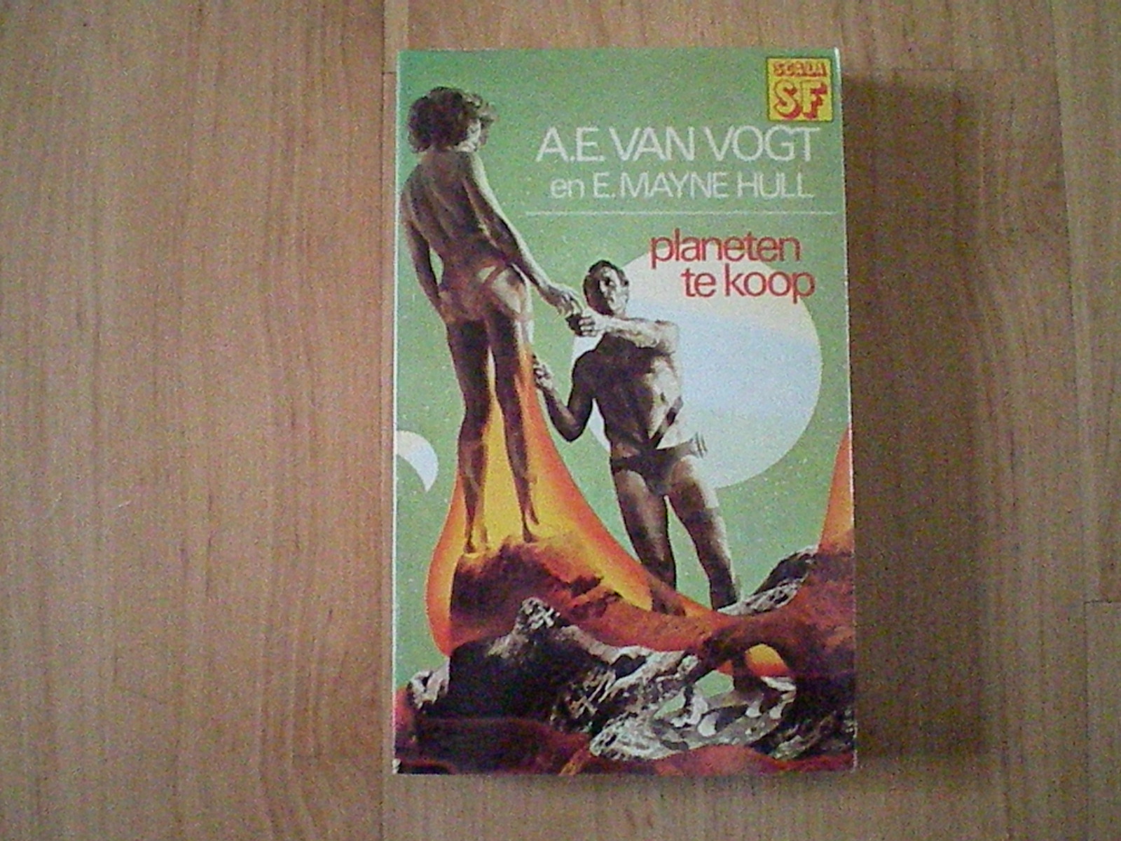 Vogt, A.E. van & Mayne Hull, E. - Planeten te koop